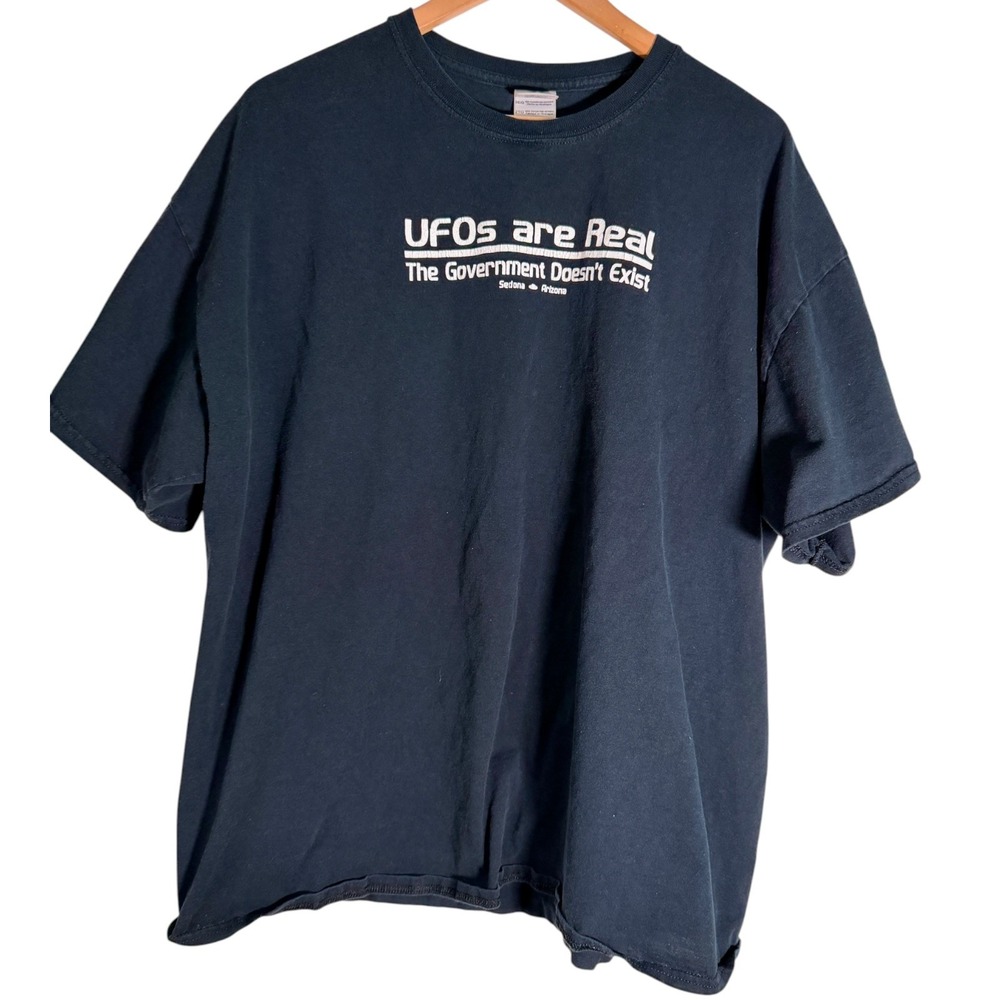 Gildan Men's UFOs Are Real Sedona AZ Government Doesn't Exist T shirt Black XXL